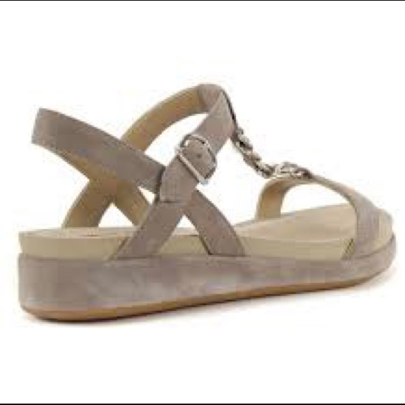 Hush Puppies Women's Chrysta Chain T Taupe Suede Sandals NEW - Picture 11 of 12